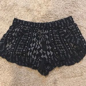 Never been worn ruffle patterned shorts